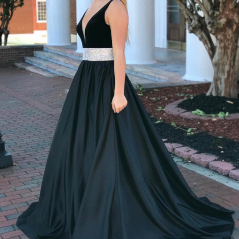 Jovani Satin Velvet Satin Gown Size 00 - Picture 9 of 10